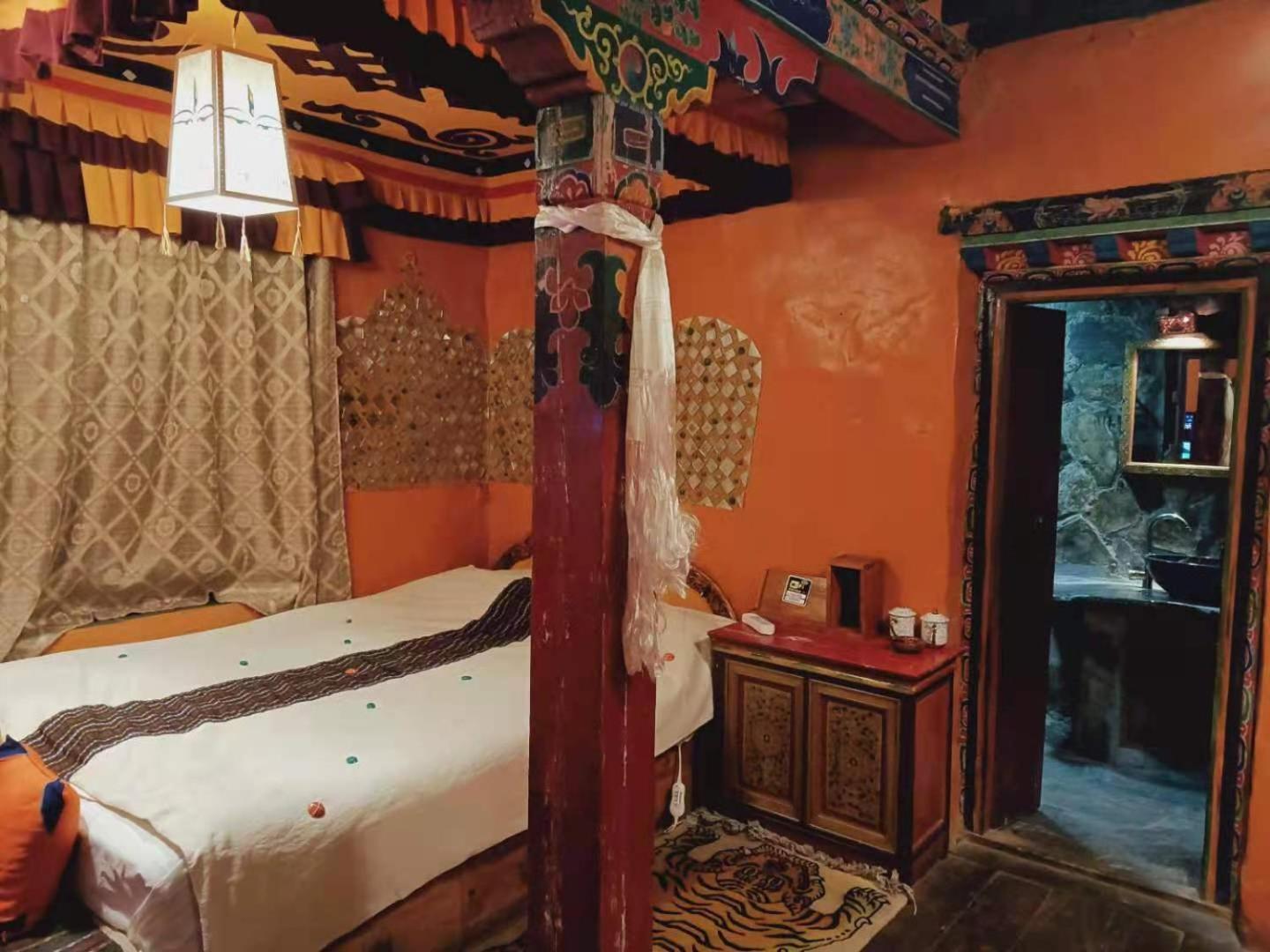 Shambhala Palace Hotel Lhasa Ngoại thất bức ảnh