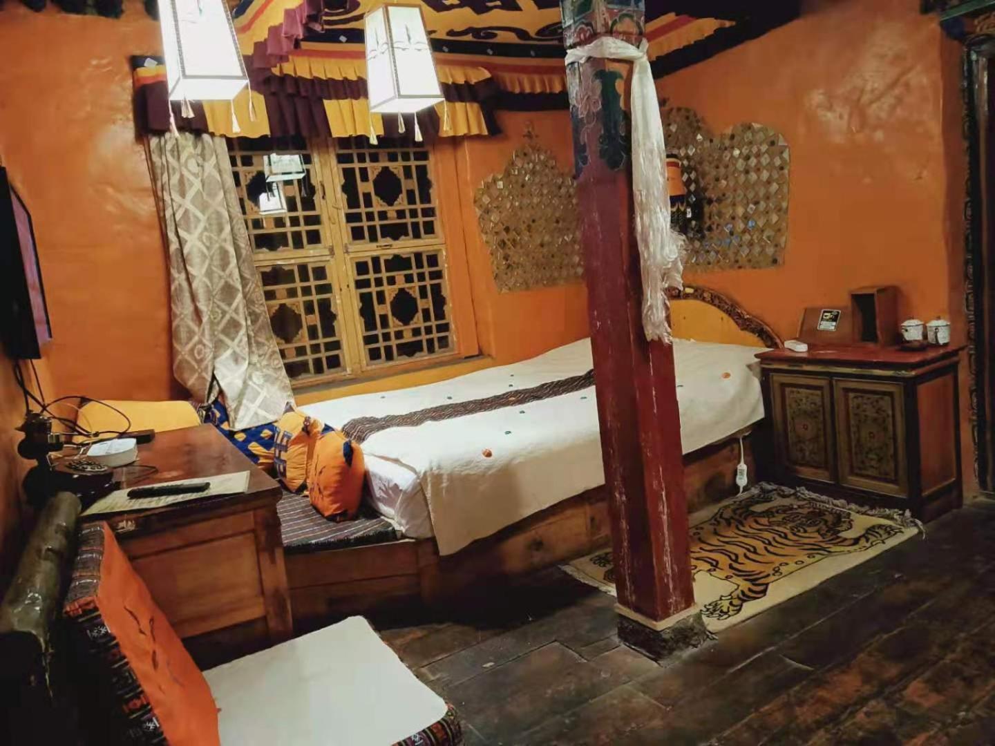 Shambhala Palace Hotel Lhasa Ngoại thất bức ảnh