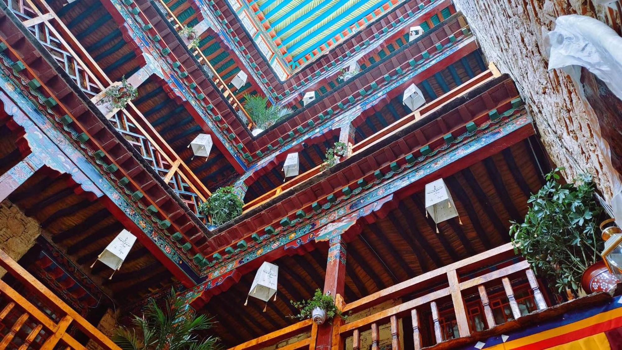 Shambhala Palace Hotel Lhasa Ngoại thất bức ảnh