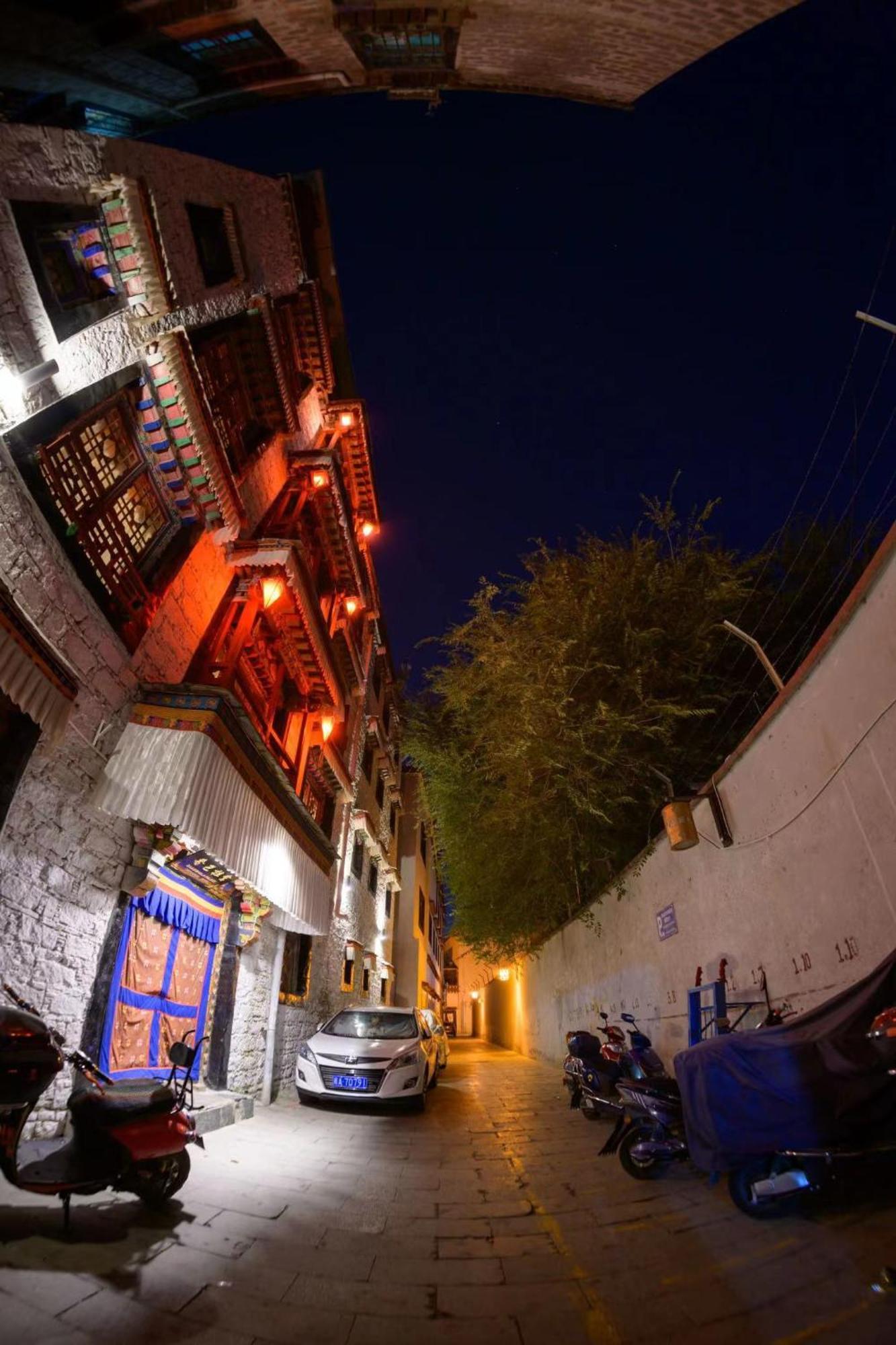Shambhala Palace Hotel Lhasa Ngoại thất bức ảnh