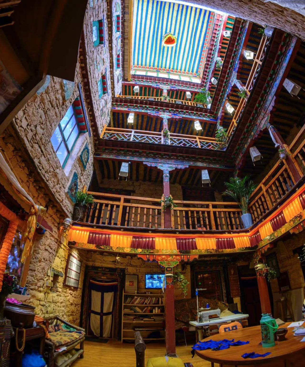 Shambhala Palace Hotel Lhasa Ngoại thất bức ảnh